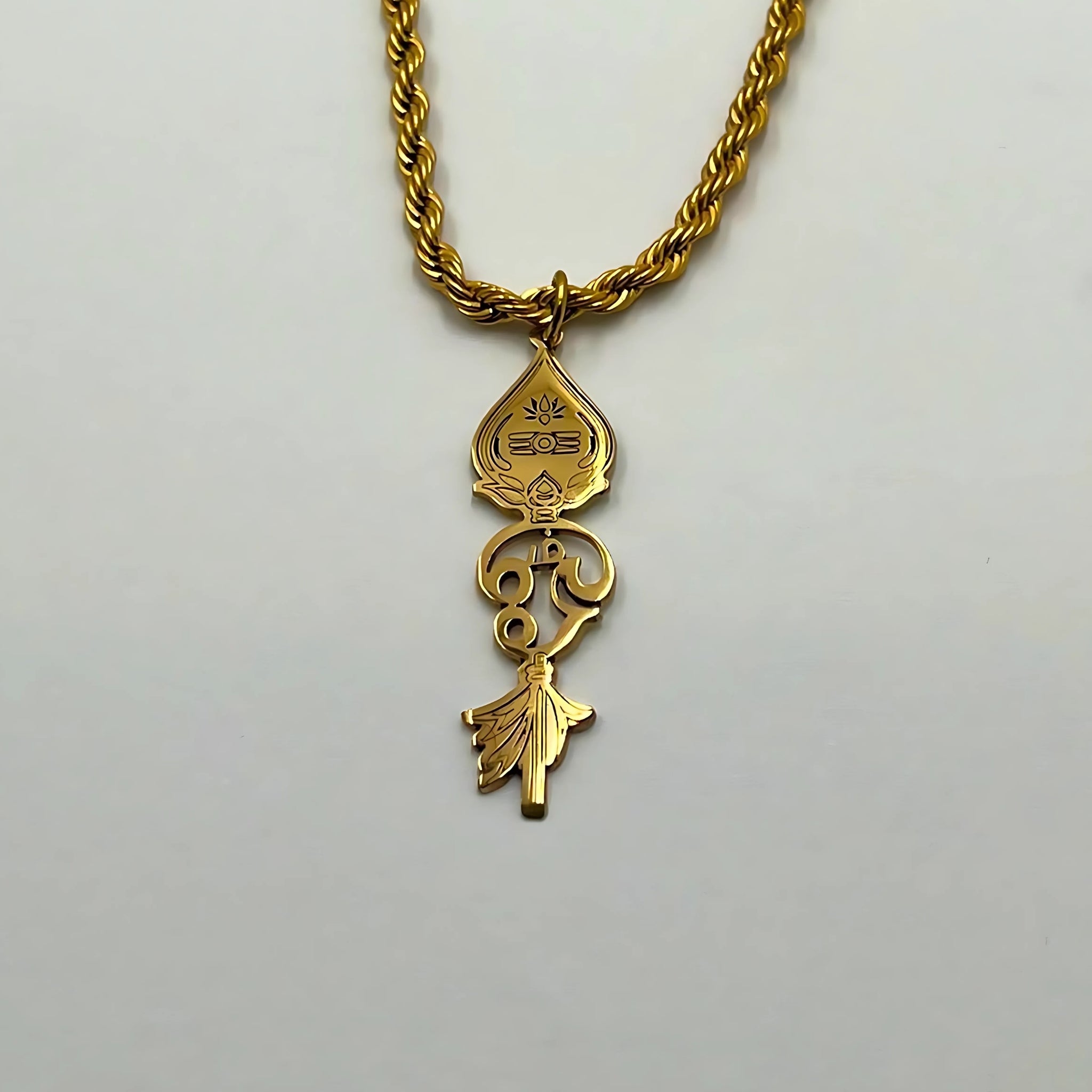 Om V